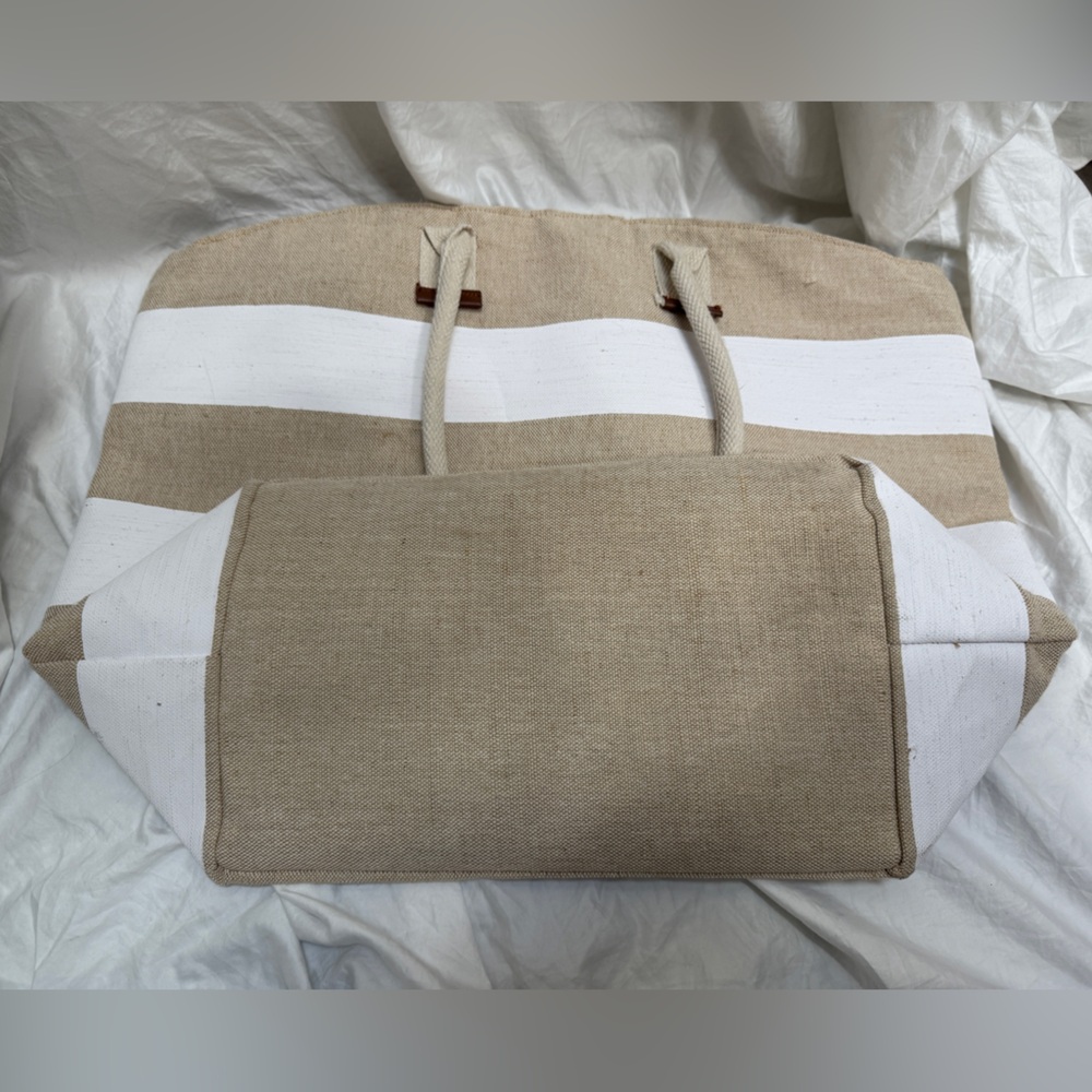 Women’s Large Tan and White Striped Reusable Tote Bag. - Picture 9 of 16